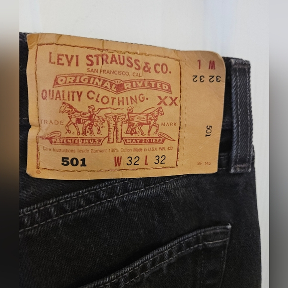 Vintage Levi's 501 button fly men's or women's size 32x32 - Picture 3 of 8